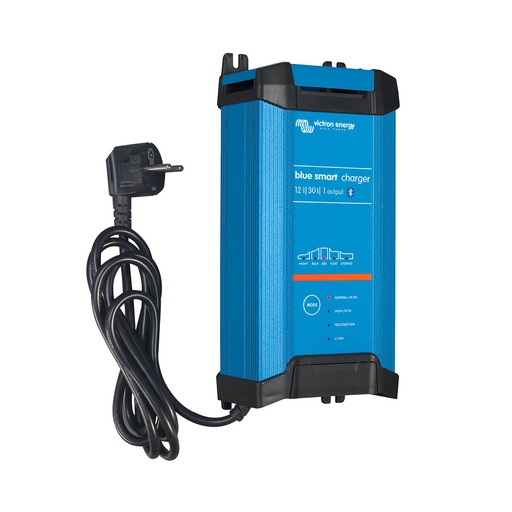 [BPC123047002] Blue Smart IP22 Charger 12/30 (1)